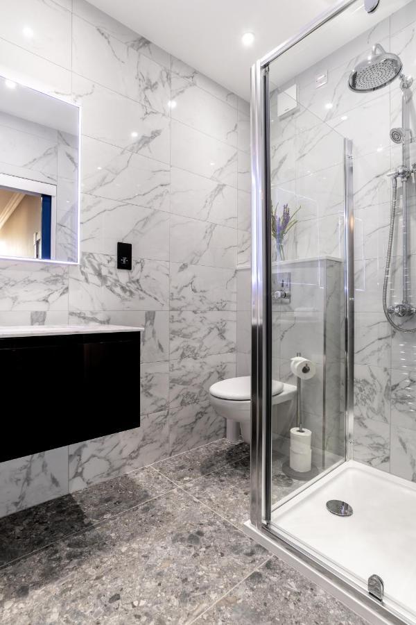 Pamper Yourself In Our Double Sized Copper Tub -2 Bedroom Villa 인버네스 외부 사진